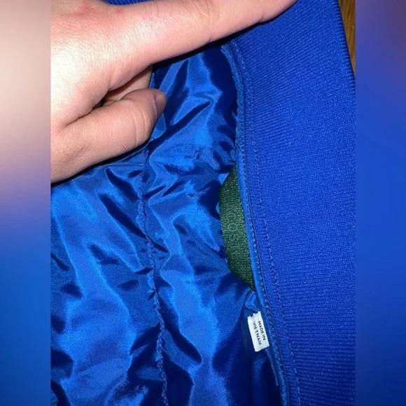 Lacoste vest - Picture 4 of 5